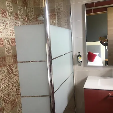 فندق Logis Restaurant Les Balcons De L'esperance