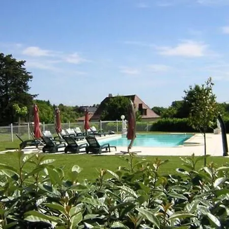 호텔 Logis Restaurant Les Balcons De L'esperance