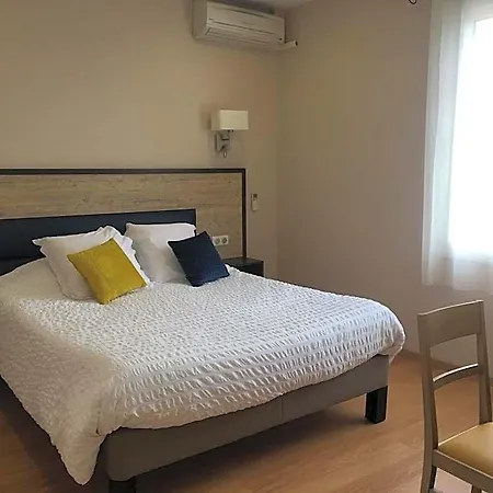 Hotell Logis Restaurant Les Balcons De L'esperance 3*