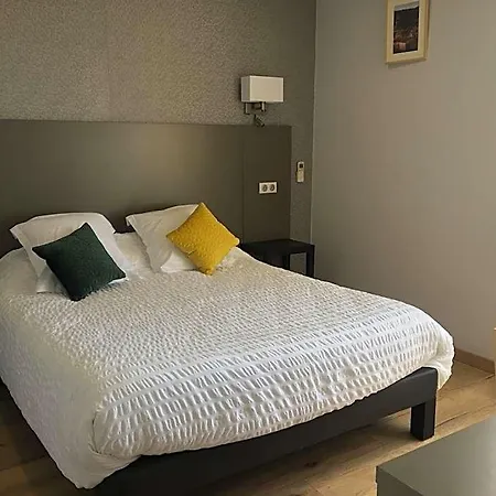 Hotell Logis Restaurant Les Balcons De L'esperance 3*