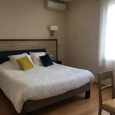 Logis Restaurant Les Balcons De L'esperance מלון