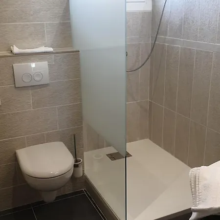 Logis Restaurant Les Balcons De L'esperance 호텔