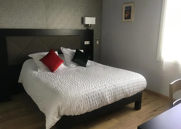 Logis Restaurant Les Balcons De L'esperance Hotel