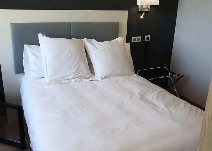 Logis Restaurant Les Balcons De L'esperance Hotel 3*