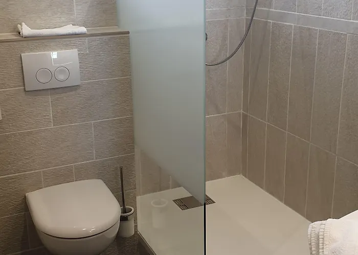 Hotel Logis Restaurant Les Balcons De L'esperance 3*